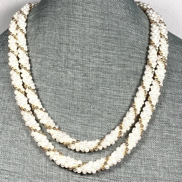 Necklace Beaded Pearlescent White Beads Gold Tone 50” - Picture 2 of 11